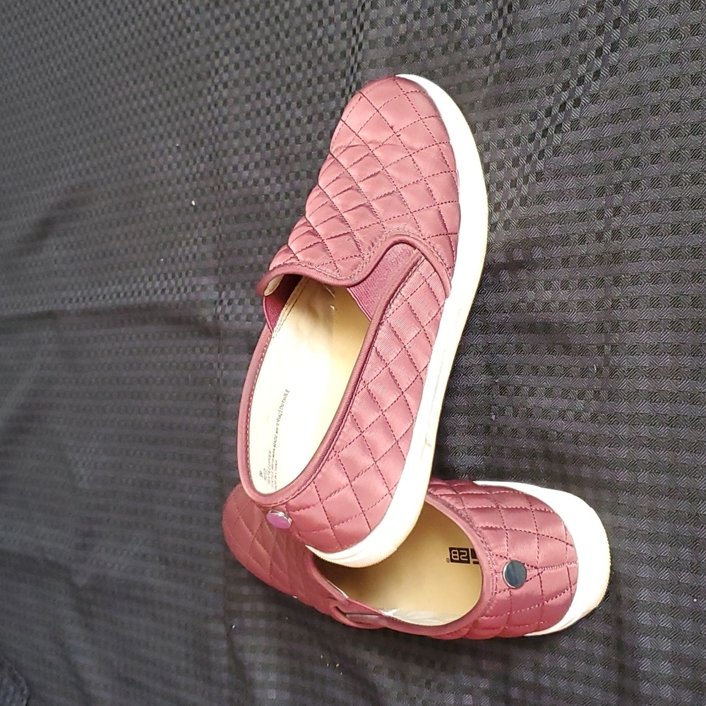 CG 2B, maroon, reed, slip on, tennis shoes, size 9M